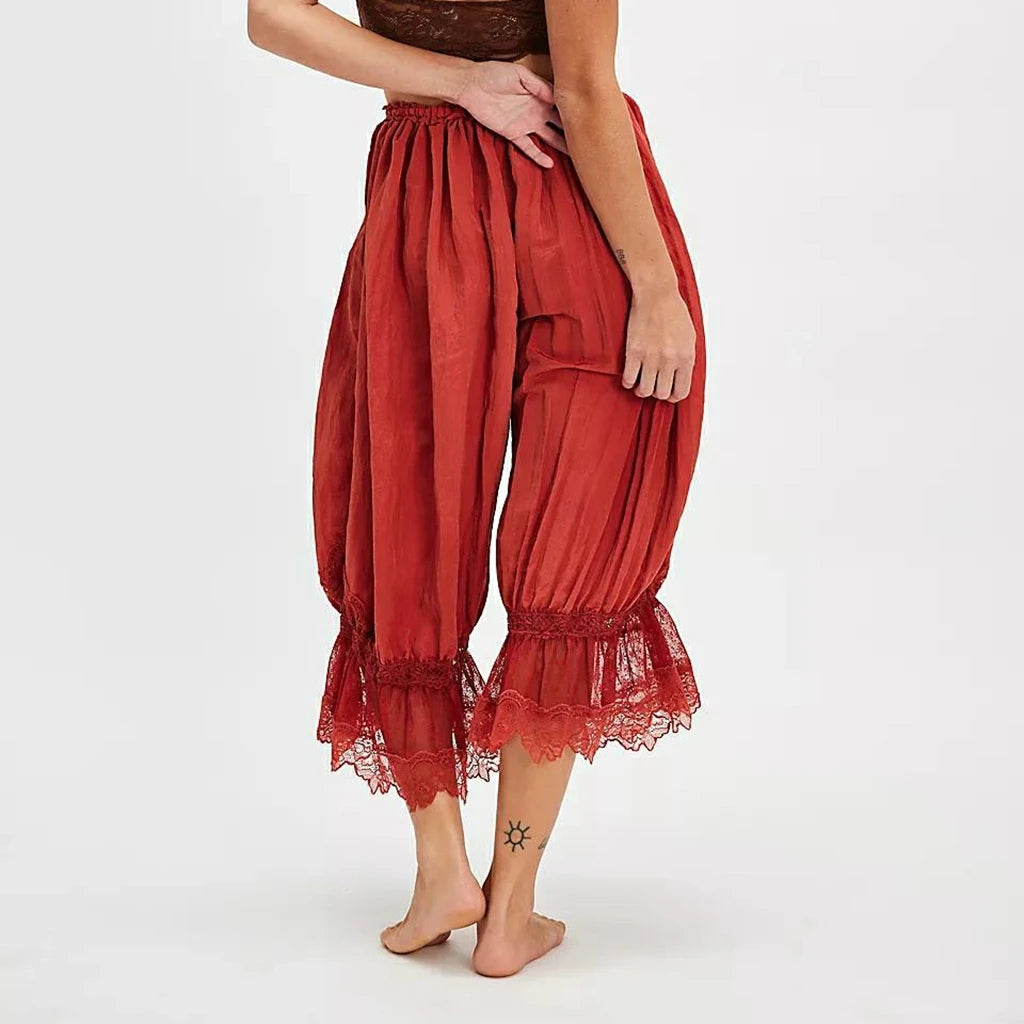 Lace bloomers detail